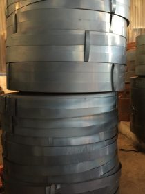 华贸钢管销售各种带钢 。