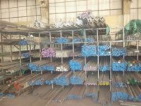 批发零售各种材质不锈钢方棒，可定做非标方钢，质优价廉。
