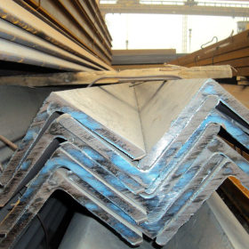 供应q235优质热轧等边角钢 工程用角钢万能角钢 等边角钢货架