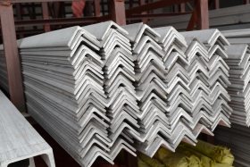 金弘德大力促销不锈钢等边角钢、工业用角钢！