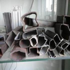 生产直出镀锌南京异型方管~首选无锡钢诺。