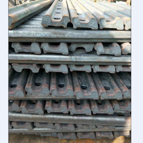 大连钢材市场销售各种优质钢轨 轨道压板 连接板 鱼尾板 钢轨配件