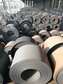 批发莱钢九羊泰钢的原材料Q235BQ345B带钢。泰安满庄钢材市场提货