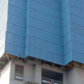 工地高层外架爬架网 耐腐蚀喷塑爬架网厂家 提升架网 冲孔板