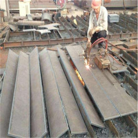 供应云南建筑钢板中厚板54.00-55.00*2000*L结构钢 花纹板 碳钢板