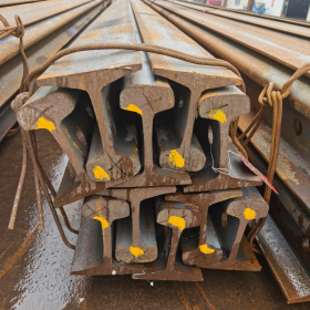 广东清远市厂家直供普碳钢轨轨道钢 行吊轨道钢 低合金轨道钢