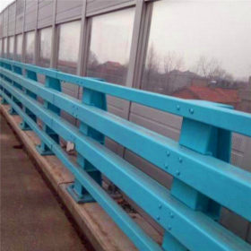 重庆护栏是指工业用“防护栏”。护栏主要用于住宅、公路、商业区